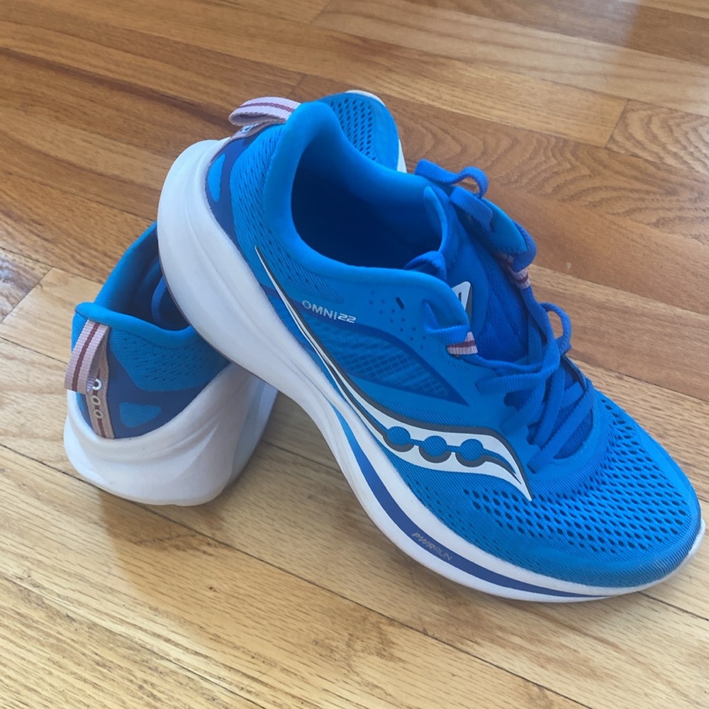 NEW! Women’s Saucony Omni 22